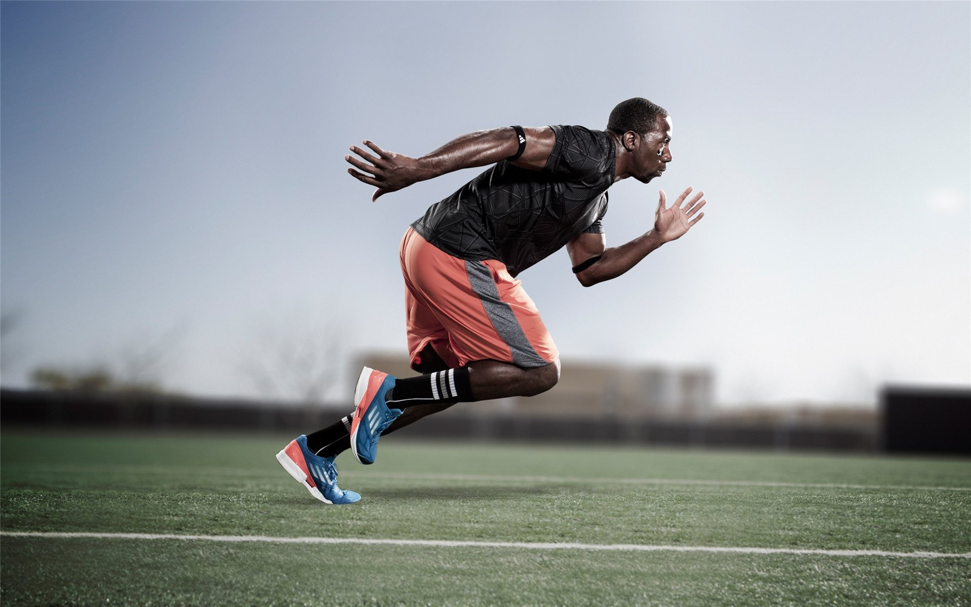 _老鹰队拔得头筹,比赛精彩纷呈_,老鹰队叫什么